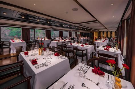 scarlet pearl restaurants.